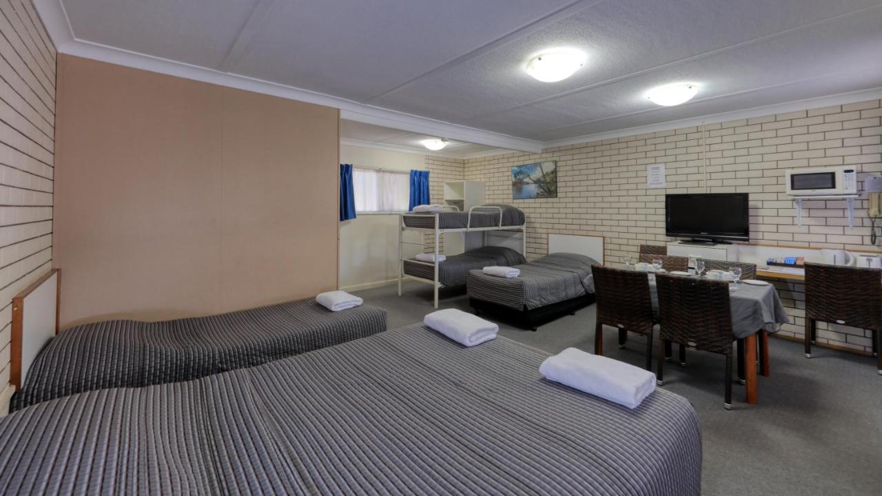 Binalong Motel Гундивинди Экстерьер фото