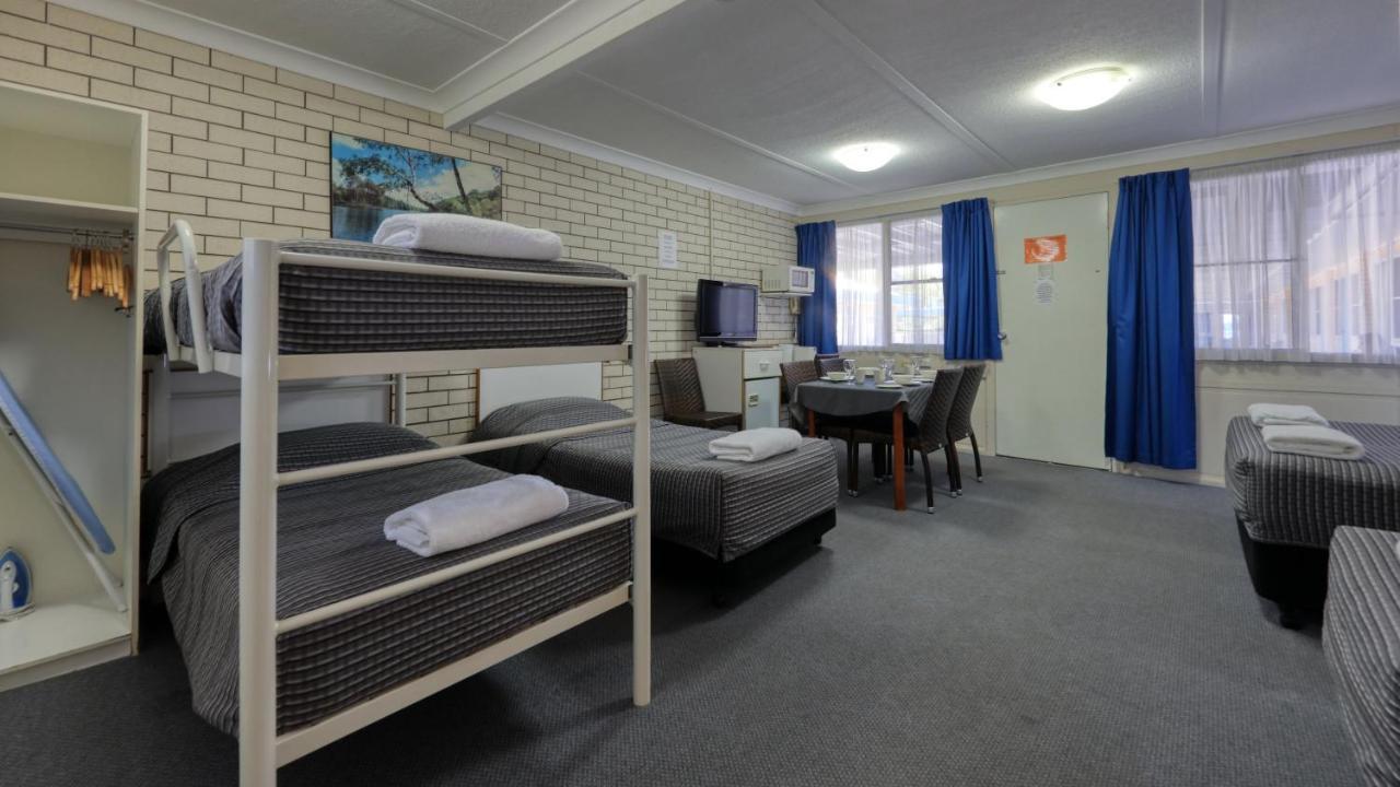 Binalong Motel Гундивинди Экстерьер фото