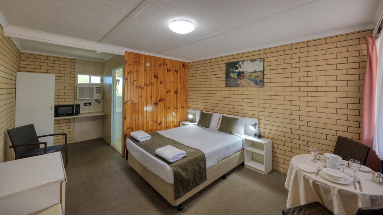 Binalong Motel Гундивинди Экстерьер фото