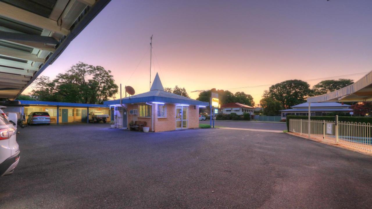 Binalong Motel Гундивинди Экстерьер фото