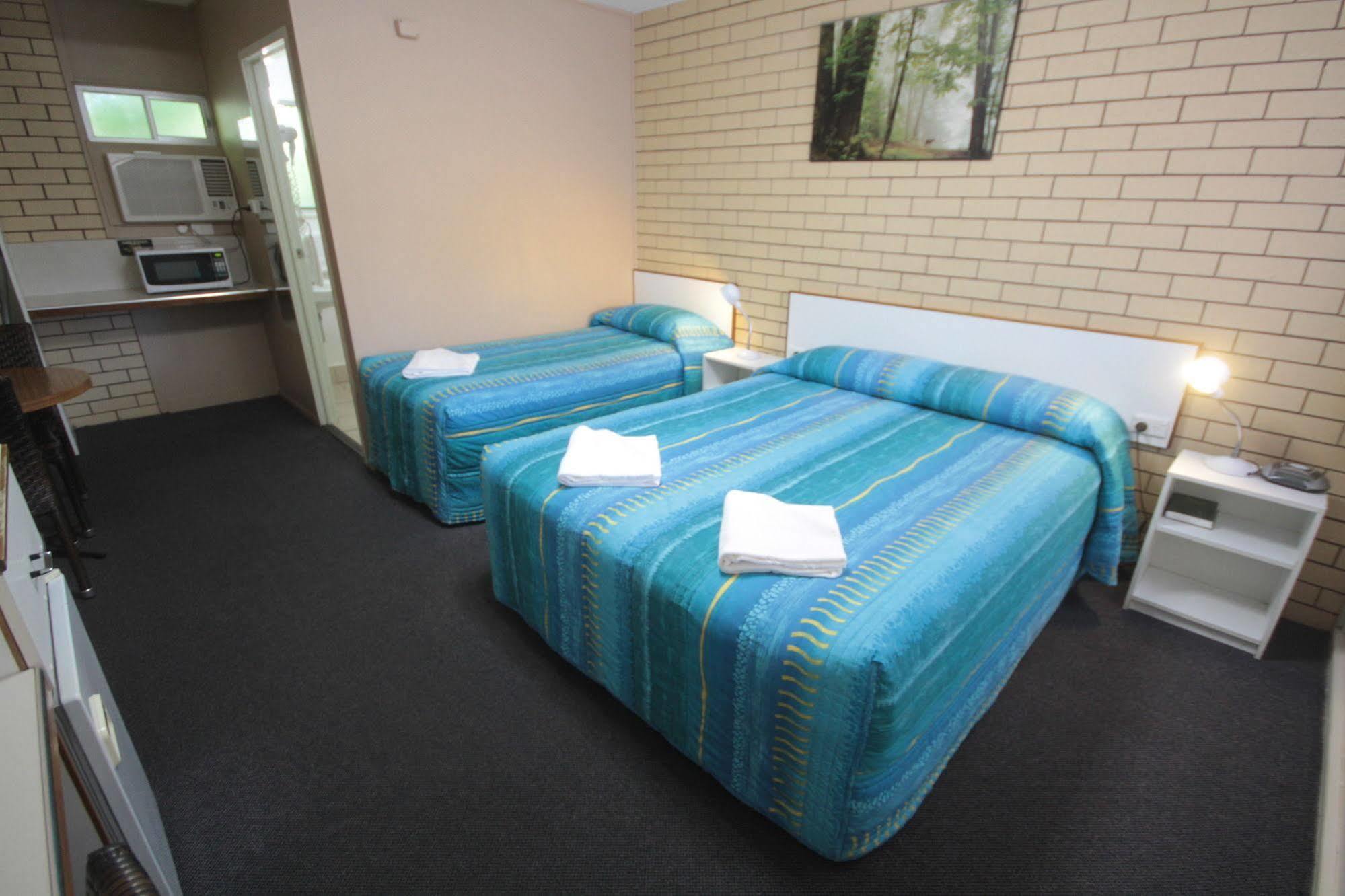 Binalong Motel Гундивинди Экстерьер фото